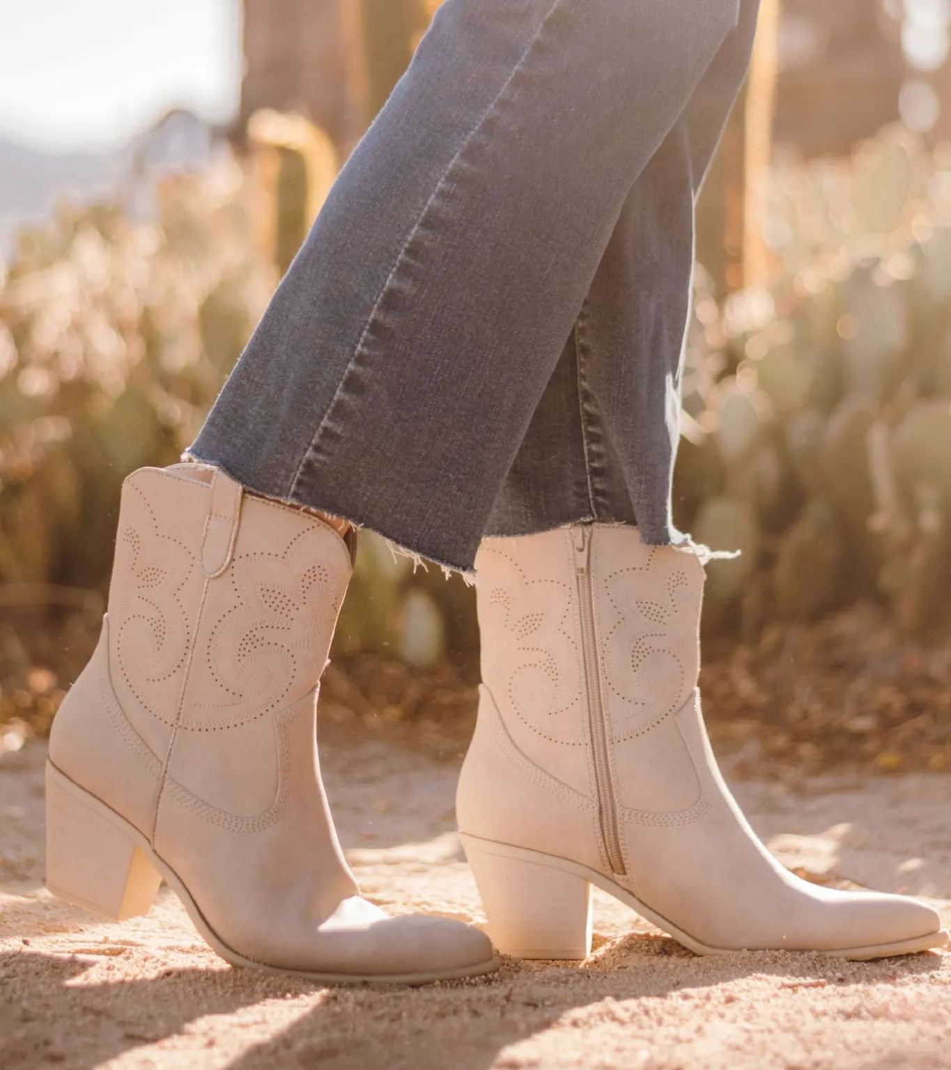 Fashion Yenni Western Boot Booties
